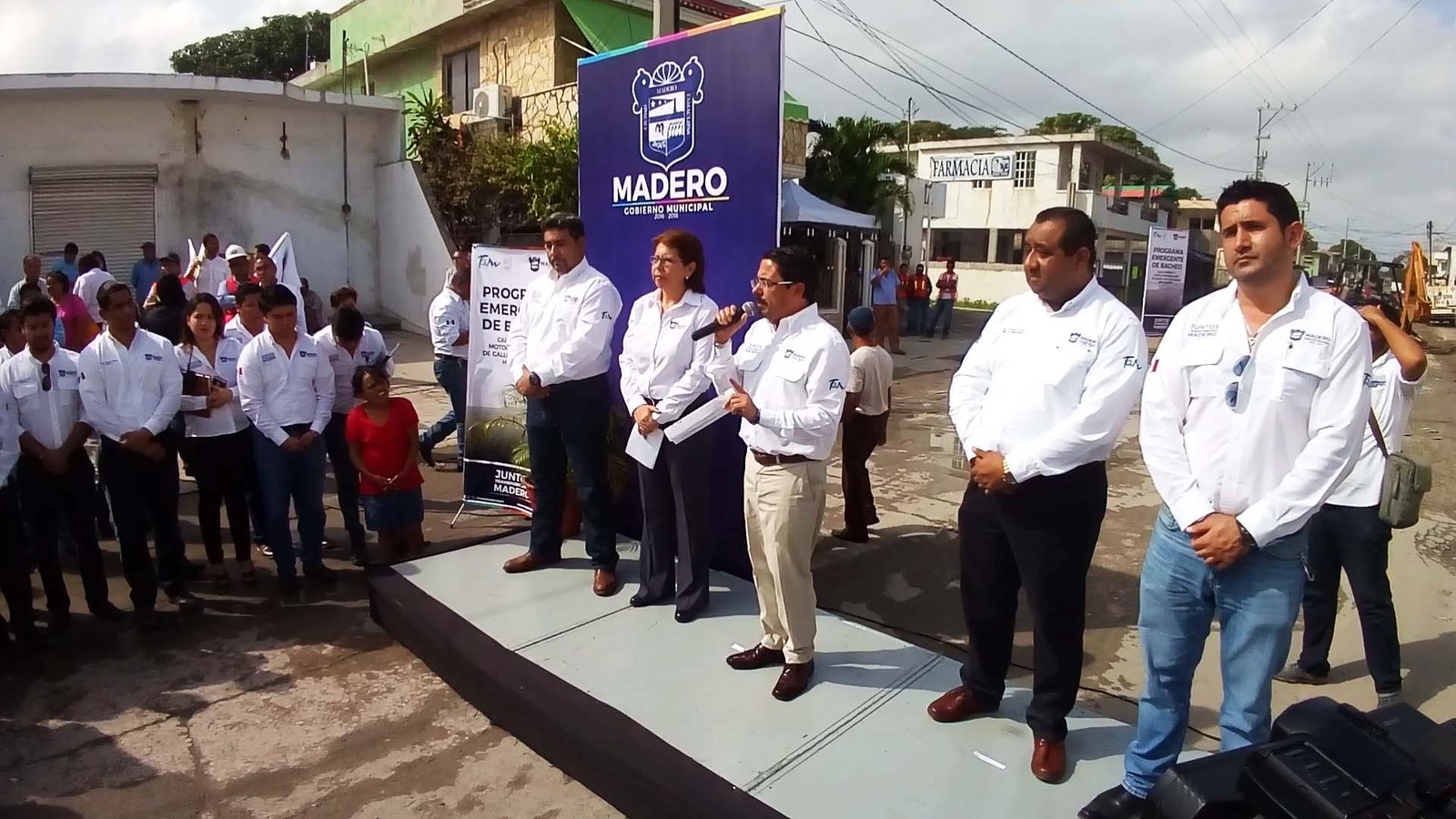 andres-zorrilla-encabeza-el-inicio-de-obra-de-pavimentacion-en-la-calle-jimenez-jpg
