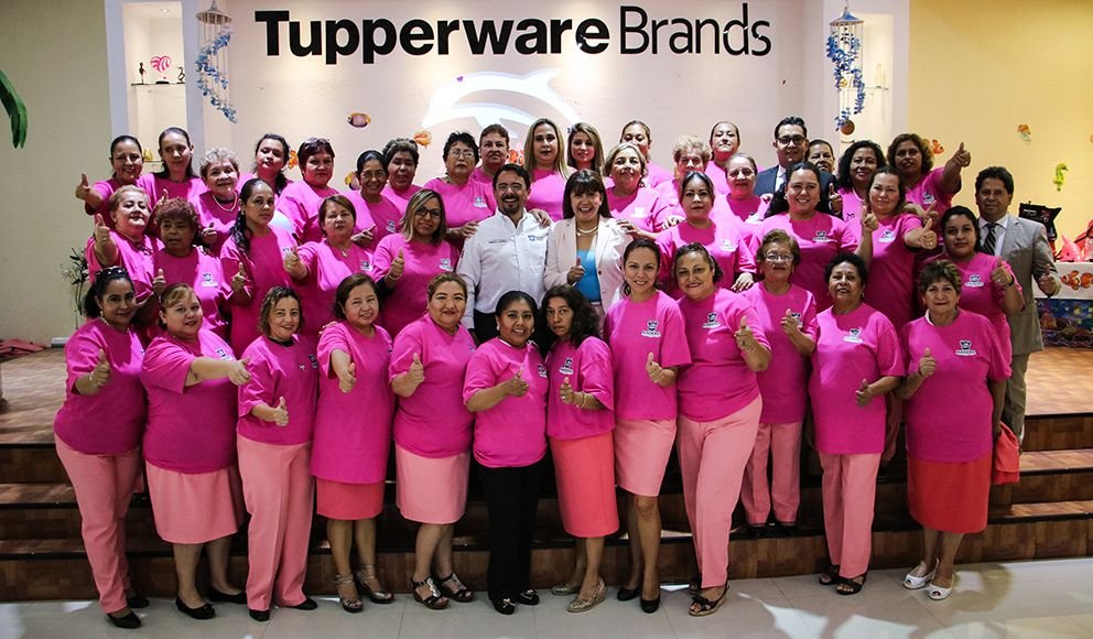 ANDRÉS ZORRILLA RECONOCE EL VALOR DE LAS MUJERES EMPRENDEDORAS DE TUPPERWARE