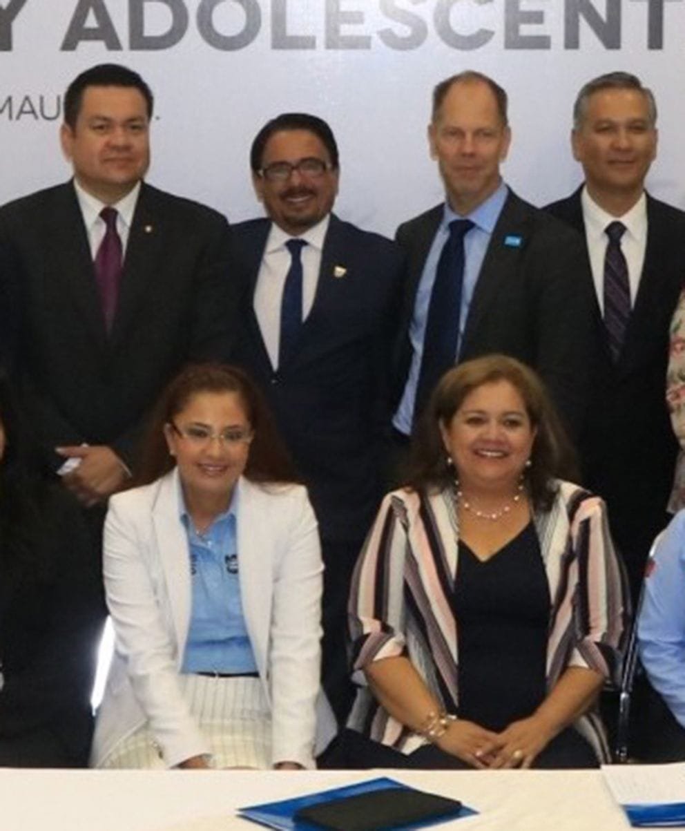 CON EL COMPROMISO DE TRABAJAR EN BENEFICIO DE LA PROTECCIÓN, ATENCIÓN, DEFENSA Y DIFUSIÓN DE LOS DERECHOS DE LOS NIÑOS Y ADOLESCENTES, EL ALCALDE DE CIUDAD MADERO