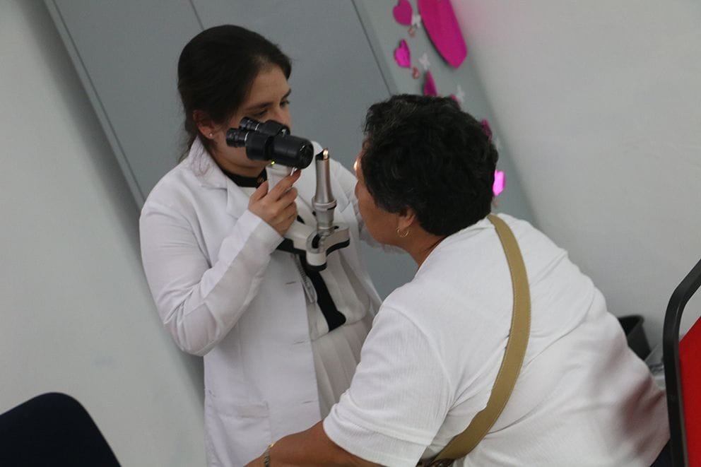 SISTEMA DIF DE CIUDAD MADERO PREVIENE Y ATIENDE ENFERMEDADES VISUALES