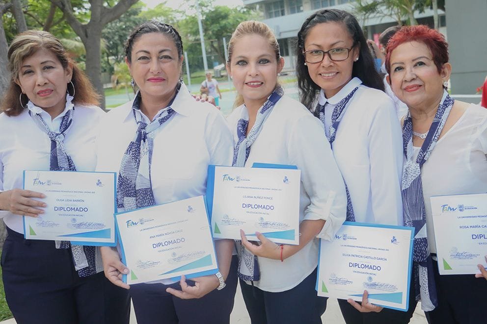 “EN MADERO LE APOSTAMOS SIEMPRE A LA EDUCACIÓN” ANGY DE LA GARZA DE ZORRILLA.