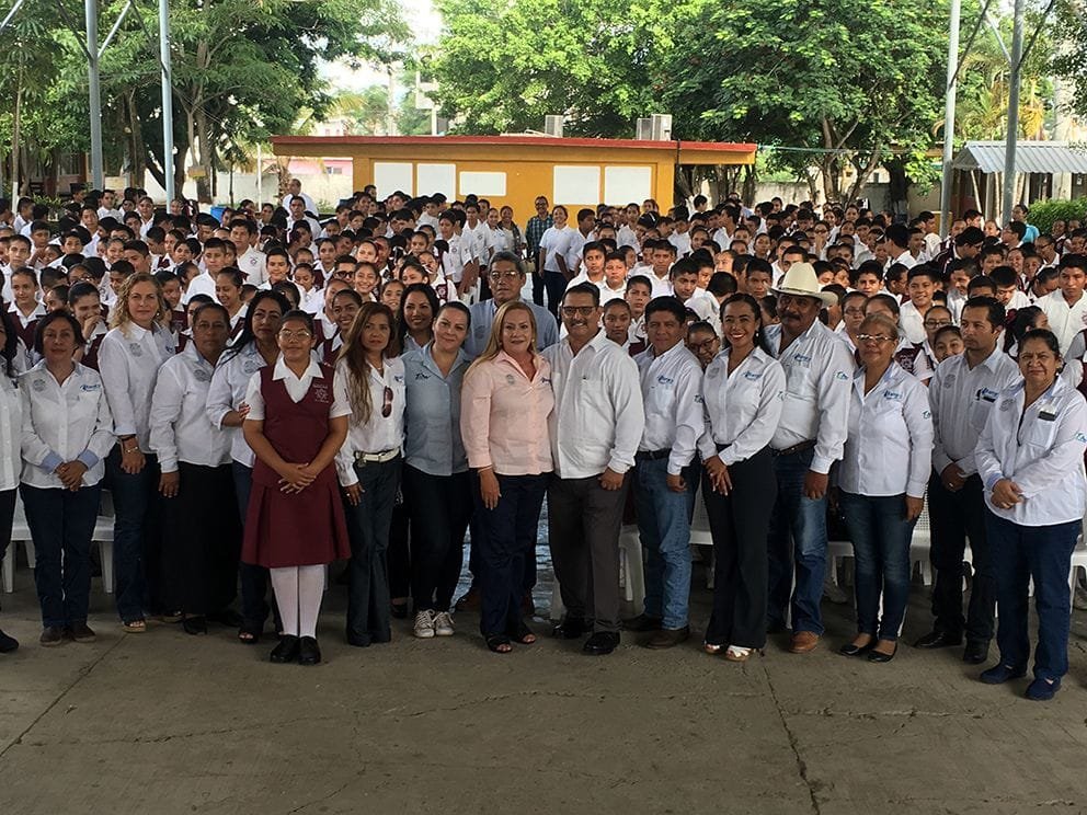 “TRABAJAMOS JUNTO CON EL GOBERNADOR FRANCISCO GARCÍA CABEZA DE VACA PARA QUE ALTAMIRA TENGA ESCUELAS FUNCIONALES’’ ALMA LAURA AMPARÁN