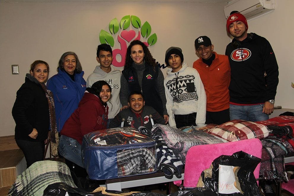 ALUMNOS DE LA UAT SE SUMAN AL DIF MADERO PARA ABRIGAR A LA POBLACIÓN VULNERABLE