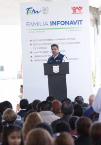 TAM-090-2017.-Gobernador-y-Director-del-INFONAVIT-entregan-escrituras-y-créditos-de-vivienda-en-Reynosa-1